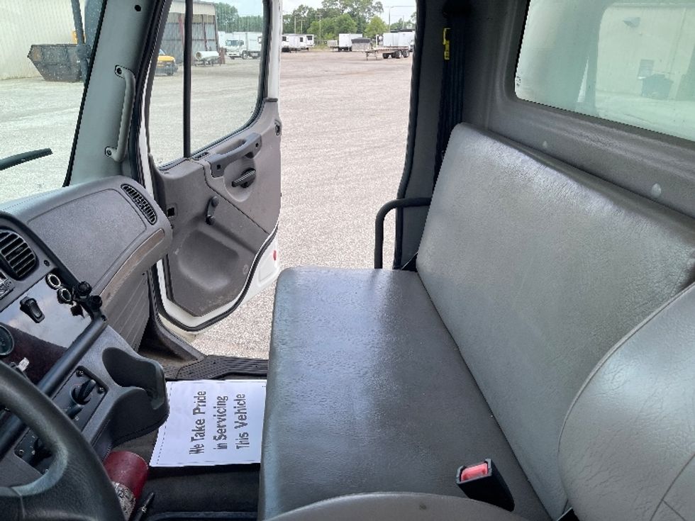 Medium Duty Box Truck-Light and Medium Duty Trucks-Freightliner-2020-M2-South Bend-IN-323,000\n\t\tmiles-$ 22,500 - Image 18