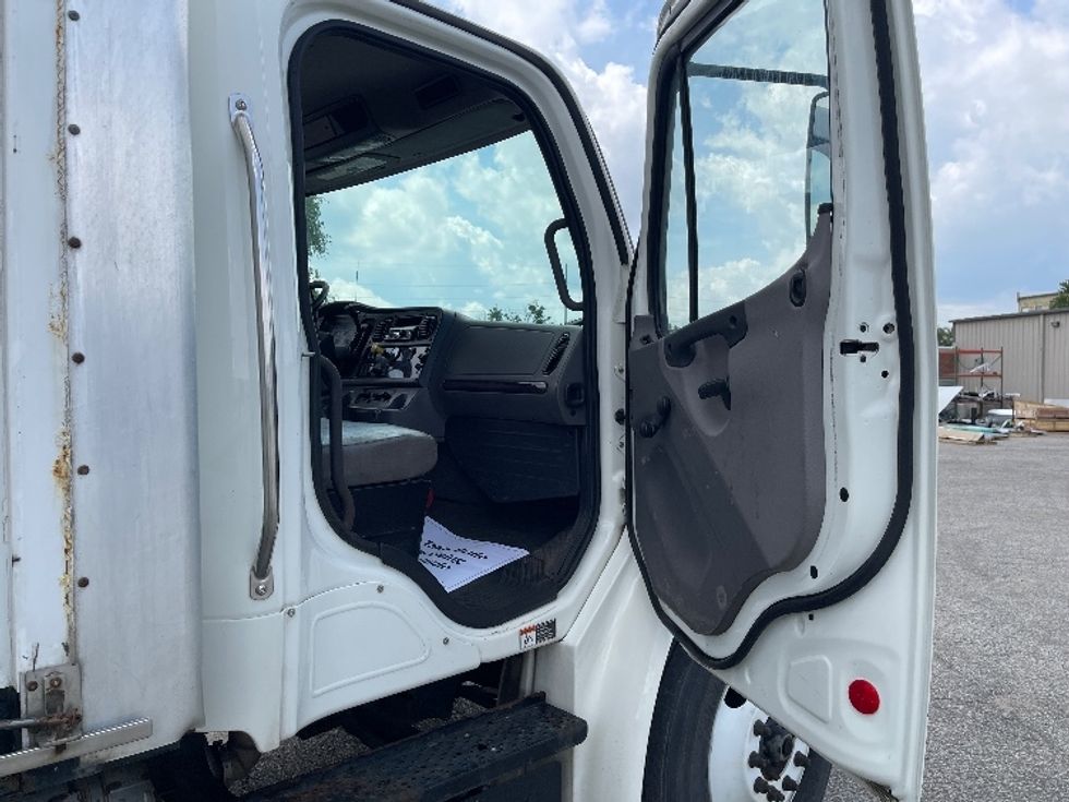 Medium Duty Box Truck-Light and Medium Duty Trucks-Freightliner-2020-M2-South Bend-IN-323,000\n\t\tmiles-$ 22,500 - Image 19