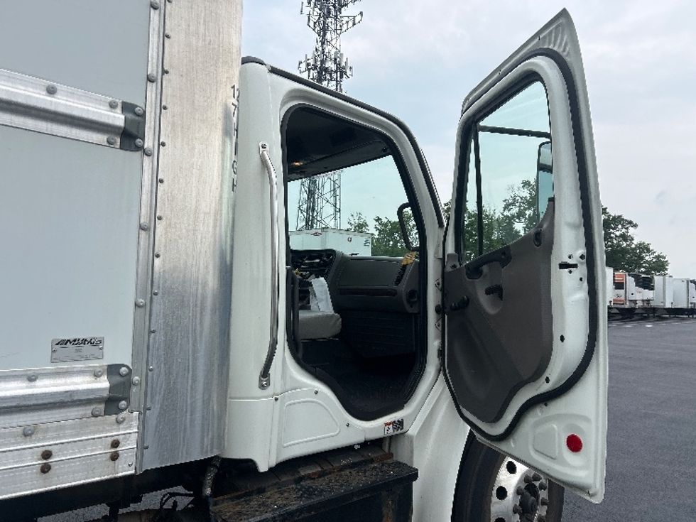 Medium Duty Box Truck-Light and Medium Duty Trucks-Freightliner-2020-M2-South Plainfield-NJ-147,192\n\t\tmiles-$ 61,750 - Image 20