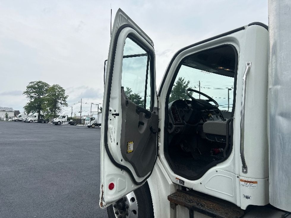Medium Duty Box Truck-Light and Medium Duty Trucks-Freightliner-2020-M2-South Plainfield-NJ-147,192\n\t\tmiles-$ 61,750 - Image 16