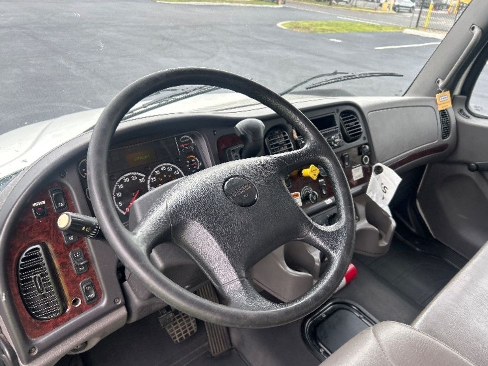 Medium Duty Box Truck-Light and Medium Duty Trucks-Freightliner-2020-M2-South Plainfield-NJ-147,192\n\t\tmiles-$ 61,750 - Image 17