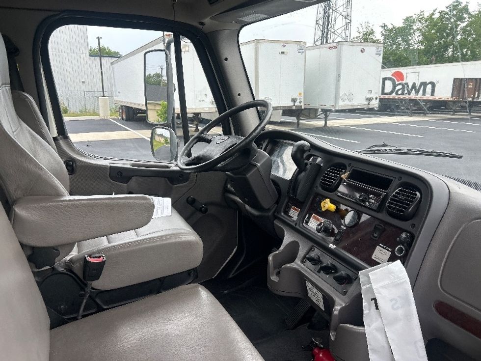 Medium Duty Box Truck-Light and Medium Duty Trucks-Freightliner-2020-M2-South Plainfield-NJ-147,192\n\t\tmiles-$ 61,750 - Image 22