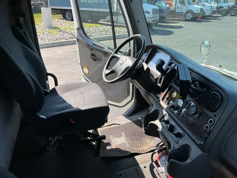 Medium Duty Box Truck-Light and Medium Duty Trucks-Freightliner-2020-M2-South Plainfield-NJ-82,285\n\t\tmiles-$ 71,250 - Image 22