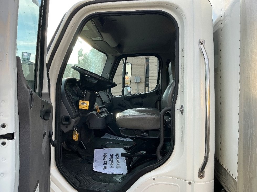 Medium Duty Box Truck-Light and Medium Duty Trucks-Freightliner-2020-M2-Spartanburg-SC-261,565\n\t\tmiles-$ 28,750 - Image 16