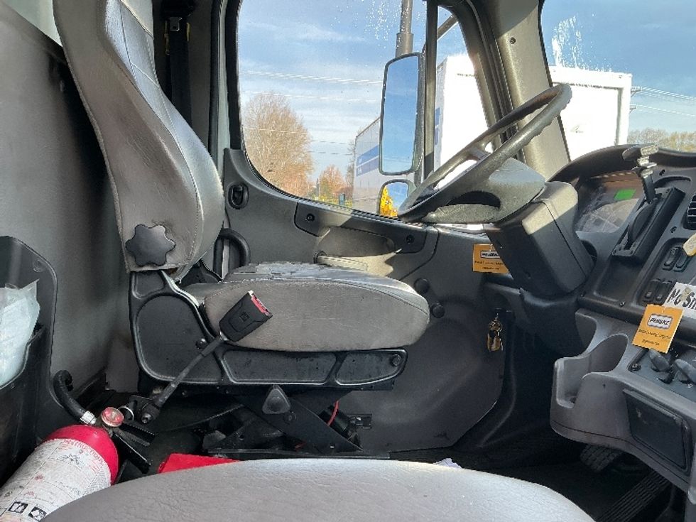 Medium Duty Box Truck-Light and Medium Duty Trucks-Freightliner-2020-M2-Spartanburg-SC-261,565\n\t\tmiles-$ 28,750 - Image 22