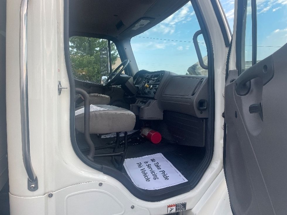 Medium Duty Box Truck-Light and Medium Duty Trucks-Freightliner-2020-M2-Spartanburg-SC-335,417\n\t\tmiles-$ 23,000 - Image 19