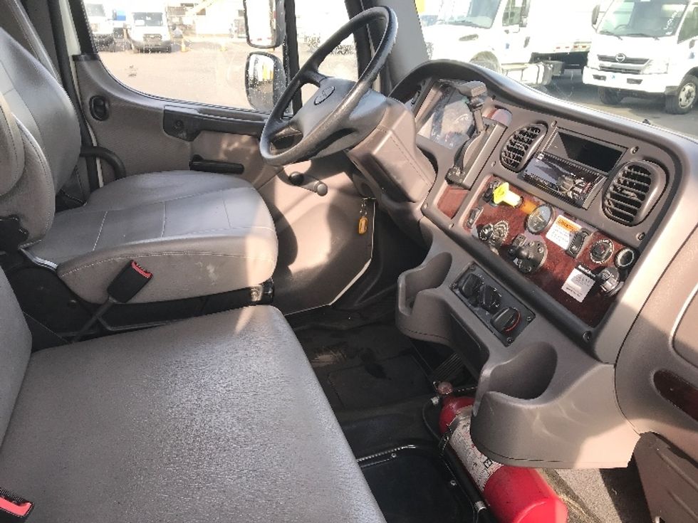 Medium Duty Box Truck-Light and Medium Duty Trucks-Freightliner-2020-M2-Spokane Valley-WA-124,188\n\t\tmiles-$ 57,500 - Image 22