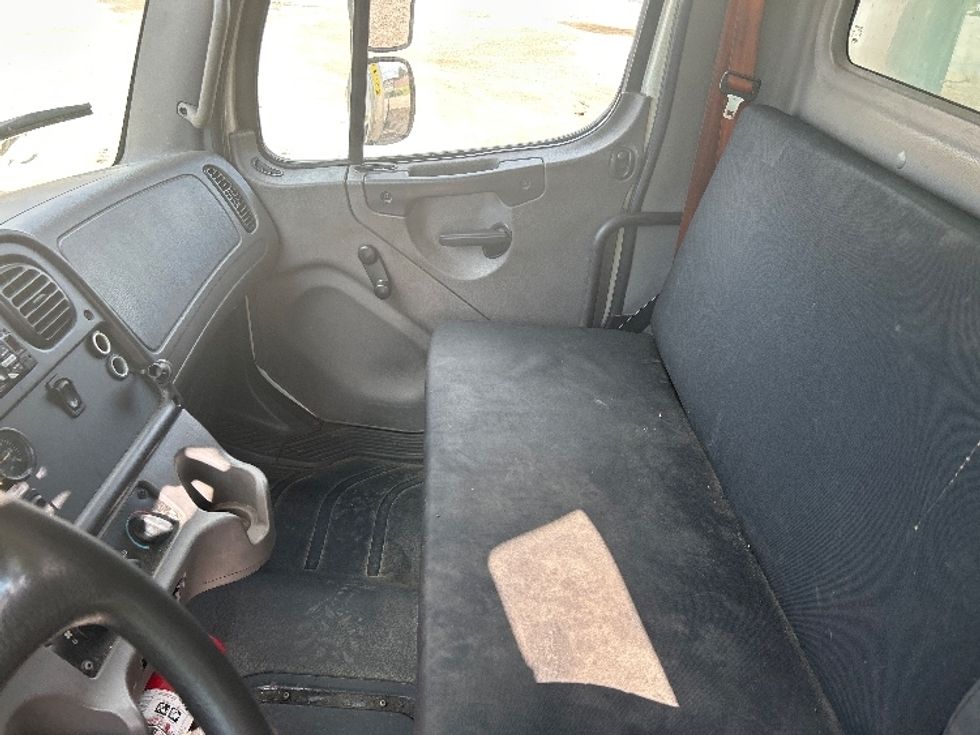 Medium Duty Box Truck-Light and Medium Duty Trucks-Freightliner-2020-M2-Springfield-MA-213,125\n\t\tmiles-$ 48,750 - Image 19