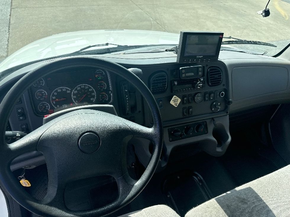 Medium Duty Box Truck-Light and Medium Duty Trucks-Freightliner-2020-M2-Springfield-MO-195,094\n\t\tmiles-$ 58,750 - Image 18