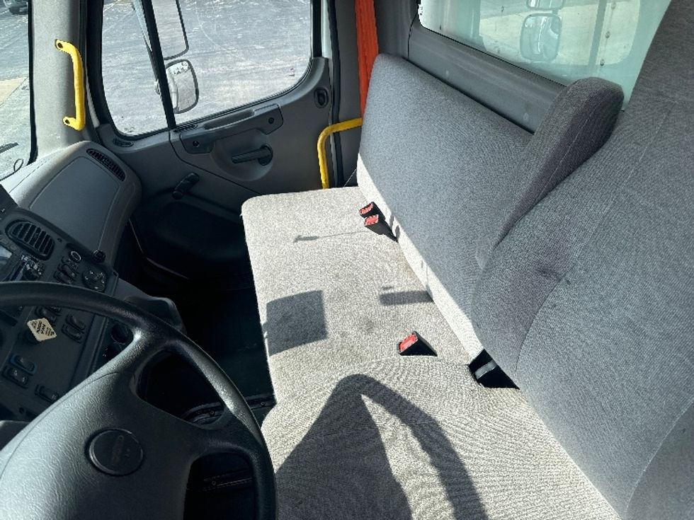 Medium Duty Box Truck-Light and Medium Duty Trucks-Freightliner-2020-M2-Springfield-MO-195,094\n\t\tmiles-$ 58,750 - Image 19