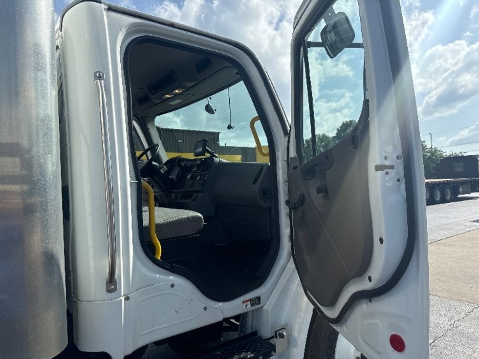 Medium Duty Box Truck-Light and Medium Duty Trucks-Freightliner-2020-M2-Springfield-MO-195,094\n\t\tmiles-$ 58,750 - Image 20