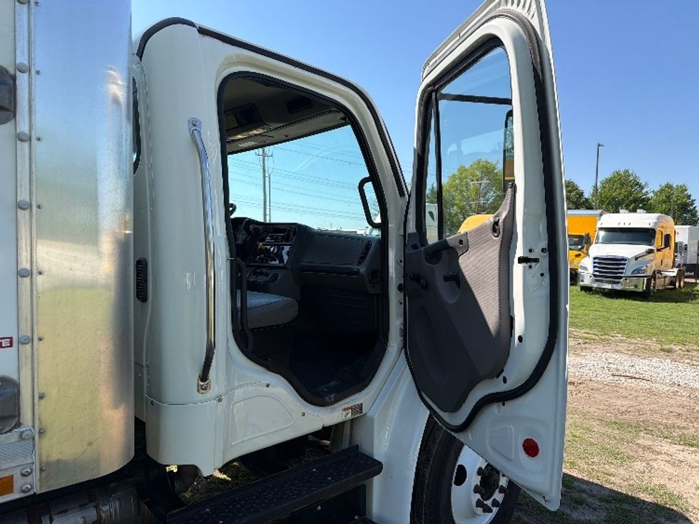 Medium Duty Box Truck-Light and Medium Duty Trucks-Freightliner-2020-M2-Springfield-MO-244,392\n\t\tmiles-$ 45,000 - Image 20