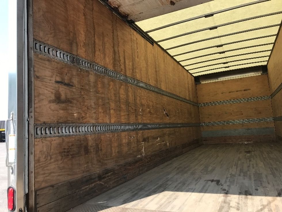 Medium Duty Box Truck-Light and Medium Duty Trucks-Freightliner-2020-M2-Ste-Foy-PQ-210,033\n\t\tkm-$ 71,250 - Image 11