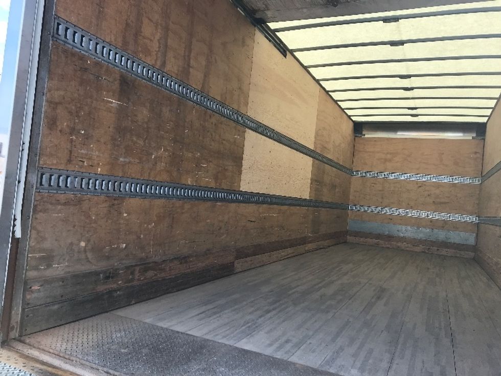 Medium Duty Box Truck-Light and Medium Duty Trucks-Freightliner-2020-M2-Ste-Foy-PQ-257,755\n\t\tkm-$ 65,500 - Image 11