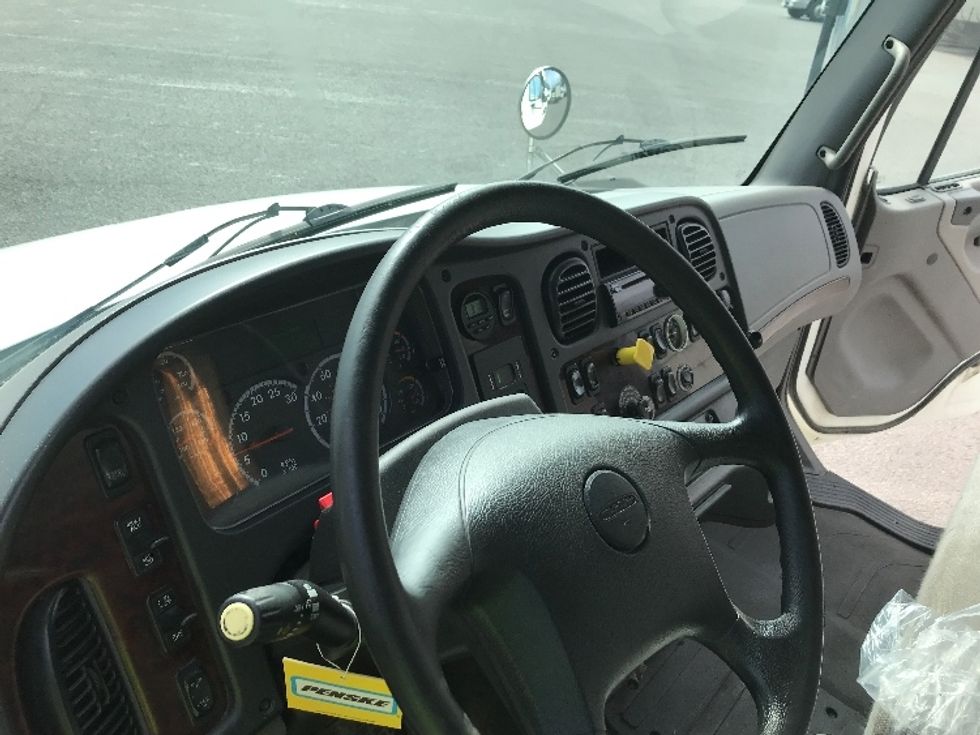 Medium Duty Box Truck-Light and Medium Duty Trucks-Freightliner-2020-M2-Ste-Foy-PQ-257,755\n\t\tkm-$ 65,500 - Image 17