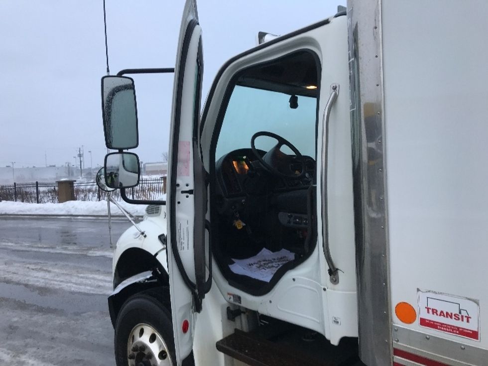 Medium Duty Box Truck-Light and Medium Duty Trucks-Freightliner-2020-M2-Ste-Foy-PQ-310,315\n\t\tkm-$ 75,000 - Image 16