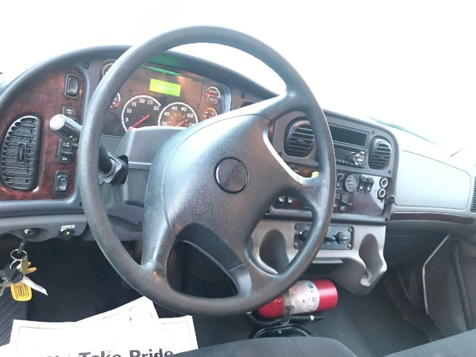 Medium Duty Box Truck-Light and Medium Duty Trucks-Freightliner-2020-M2-Ste-Foy-PQ-310,315\n\t\tkm-$ 75,000 - Image 18