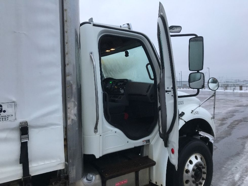 Medium Duty Box Truck-Light and Medium Duty Trucks-Freightliner-2020-M2-Ste-Foy-PQ-310,315\n\t\tkm-$ 75,000 - Image 20