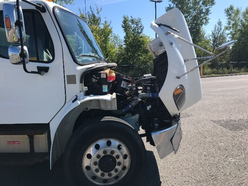 Medium Duty Box Truck-Light and Medium Duty Trucks-Freightliner-2020-M2-Ste-Foy-PQ-341,858\n\t\tkm-$ 50,500 - Image 21