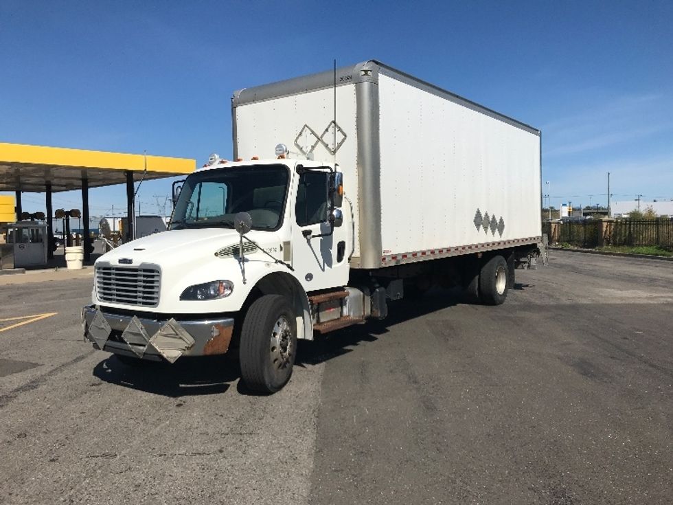 Medium Duty Box Truck-Light and Medium Duty Trucks-Freightliner-2020-M2-Ste-Foy-PQ-341,858\n\t\tkm-$ 50,500 - Image 3