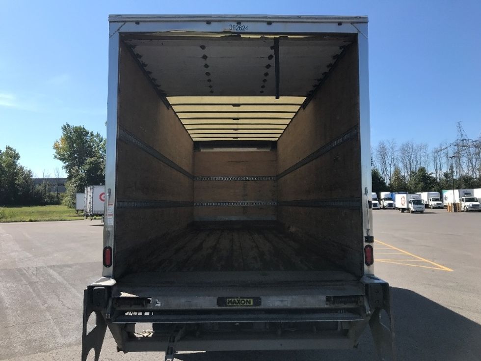 Medium Duty Box Truck-Light and Medium Duty Trucks-Freightliner-2020-M2-Ste-Foy-PQ-341,858\n\t\tkm-$ 50,500 - Image 6