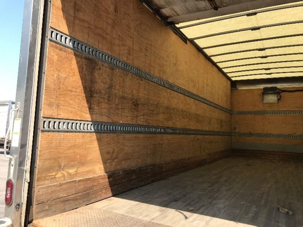 Medium Duty Box Truck-Light and Medium Duty Trucks-Freightliner-2020-M2-Ste-Foy-PQ-363,140\n\t\tkm-$ 52,500 - Image 11