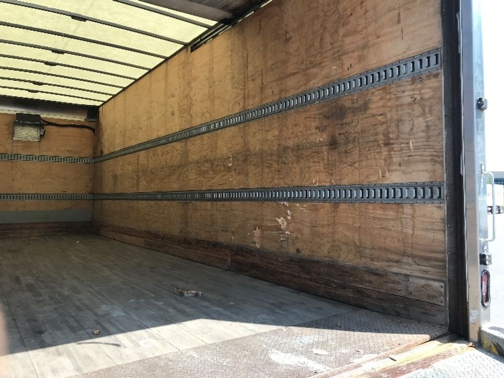 Medium Duty Box Truck-Light and Medium Duty Trucks-Freightliner-2020-M2-Ste-Foy-PQ-363,140\n\t\tkm-$ 52,500 - Image 12