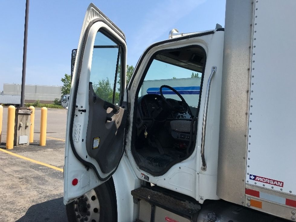 Medium Duty Box Truck-Light and Medium Duty Trucks-Freightliner-2020-M2-Ste-Foy-PQ-363,140\n\t\tkm-$ 52,500 - Image 16