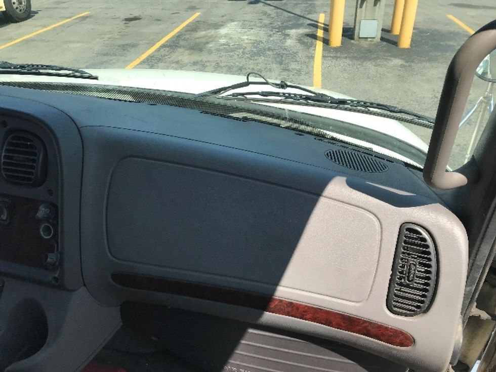 Medium Duty Box Truck-Light and Medium Duty Trucks-Freightliner-2020-M2-Ste-Foy-PQ-363,140\n\t\tkm-$ 52,500 - Image 21