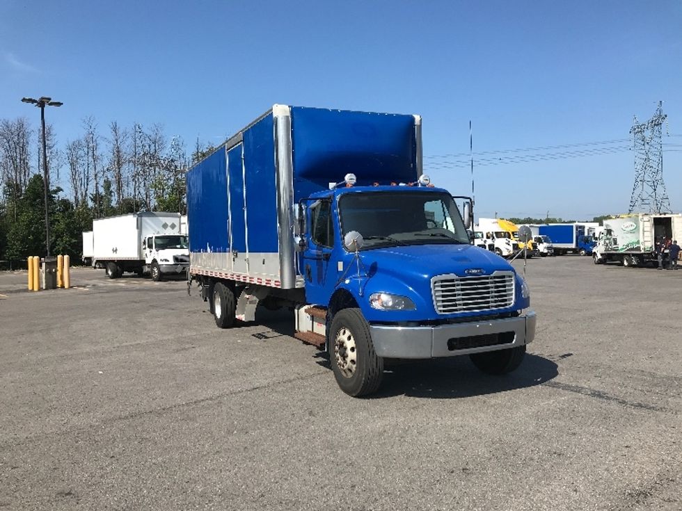 Medium Duty Box Truck-Light and Medium Duty Trucks-Freightliner-2020-M2-Ste-Foy-PQ-411,816\n\t\tkm-$ 42,750 - Image 1