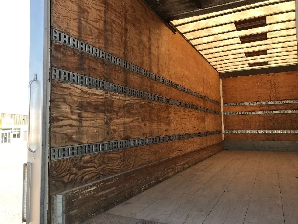 Medium Duty Box Truck-Light and Medium Duty Trucks-Freightliner-2020-M2-Ste-Foy-PQ-411,816\n\t\tkm-$ 42,750 - Image 11