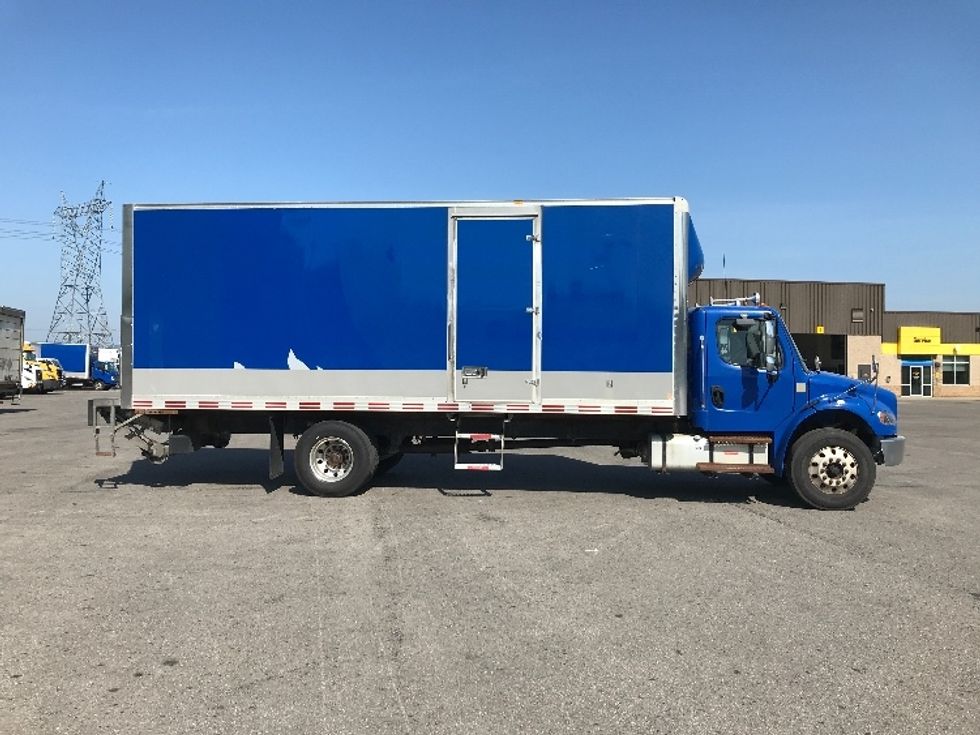 Medium Duty Box Truck-Light and Medium Duty Trucks-Freightliner-2020-M2-Ste-Foy-PQ-411,816\n\t\tkm-$ 42,750 - Image 15