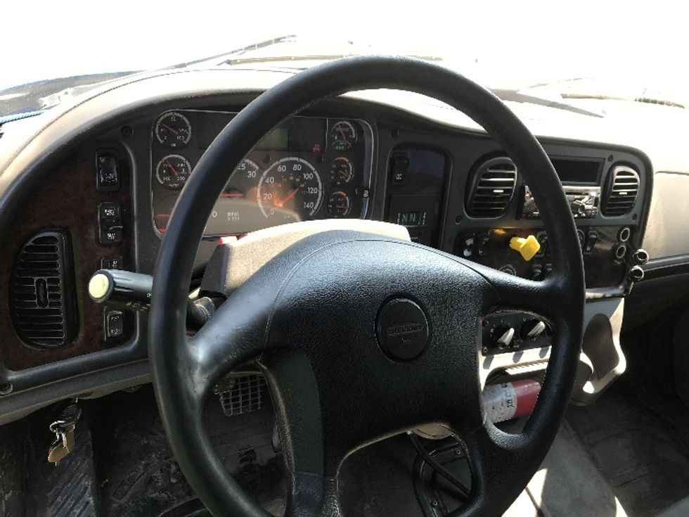 Medium Duty Box Truck-Light and Medium Duty Trucks-Freightliner-2020-M2-Ste-Foy-PQ-411,816\n\t\tkm-$ 42,750 - Image 18