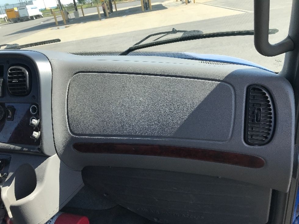 Medium Duty Box Truck-Light and Medium Duty Trucks-Freightliner-2020-M2-Ste-Foy-PQ-411,816\n\t\tkm-$ 42,750 - Image 21