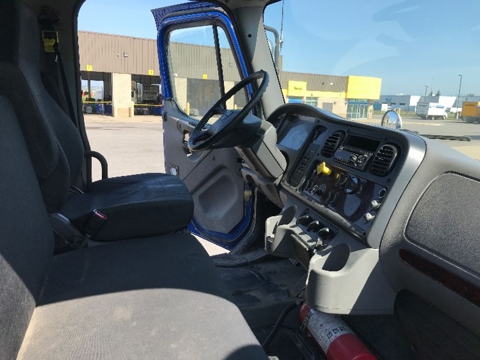 Medium Duty Box Truck-Light and Medium Duty Trucks-Freightliner-2020-M2-Ste-Foy-PQ-411,816\n\t\tkm-$ 42,750 - Image 22