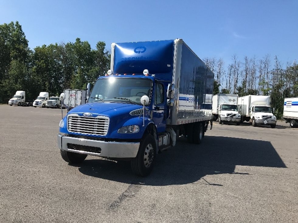 Medium Duty Box Truck-Light and Medium Duty Trucks-Freightliner-2020-M2-Ste-Foy-PQ-411,816\n\t\tkm-$ 42,750 - Image 3
