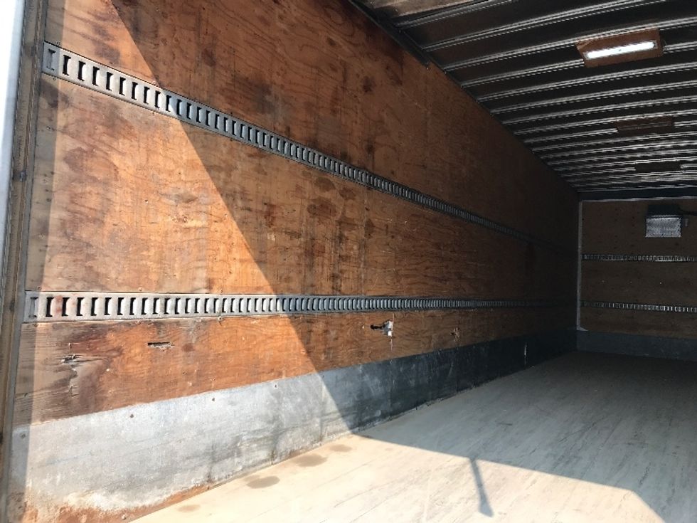 Medium Duty Box Truck-Light and Medium Duty Trucks-Freightliner-2020-M2-Ste-Foy-PQ-474,115\n\t\tkm-$ 55,500 - Image 11