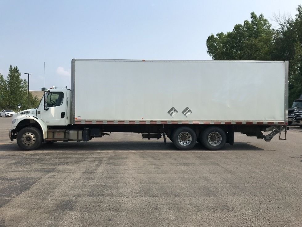 Medium Duty Box Truck-Light and Medium Duty Trucks-Freightliner-2020-M2-Ste-Foy-PQ-474,115\n\t\tkm-$ 55,500 - Image 4