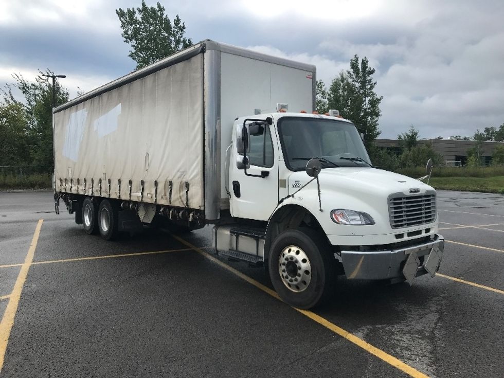 Medium Duty Box Truck-Light and Medium Duty Trucks-Freightliner-2020-M2-Ste-Foy-PQ-571,387\n\t\tkm-$ 39,500 - Image 1