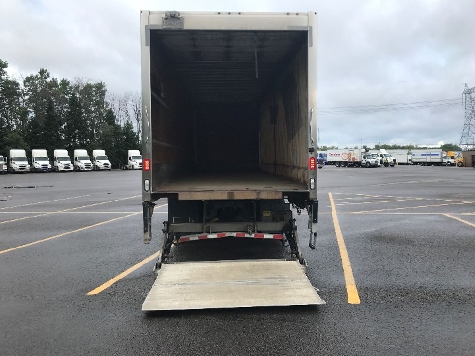 Medium Duty Box Truck-Light and Medium Duty Trucks-Freightliner-2020-M2-Ste-Foy-PQ-571,387\n\t\tkm-$ 39,500 - Image 10