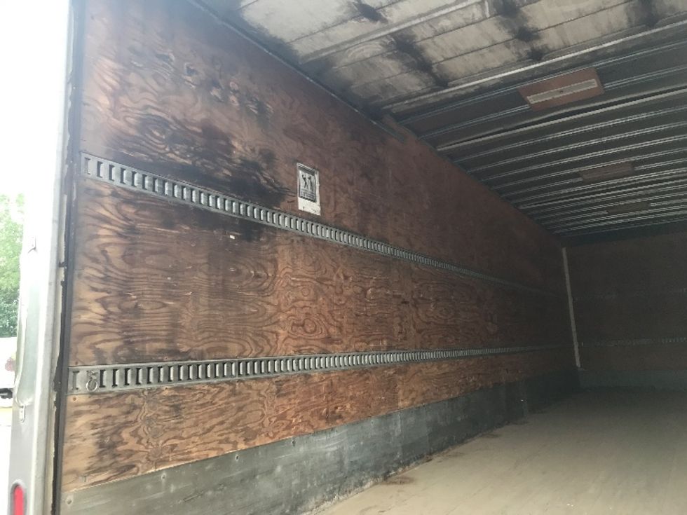 Medium Duty Box Truck-Light and Medium Duty Trucks-Freightliner-2020-M2-Ste-Foy-PQ-571,387\n\t\tkm-$ 39,500 - Image 11