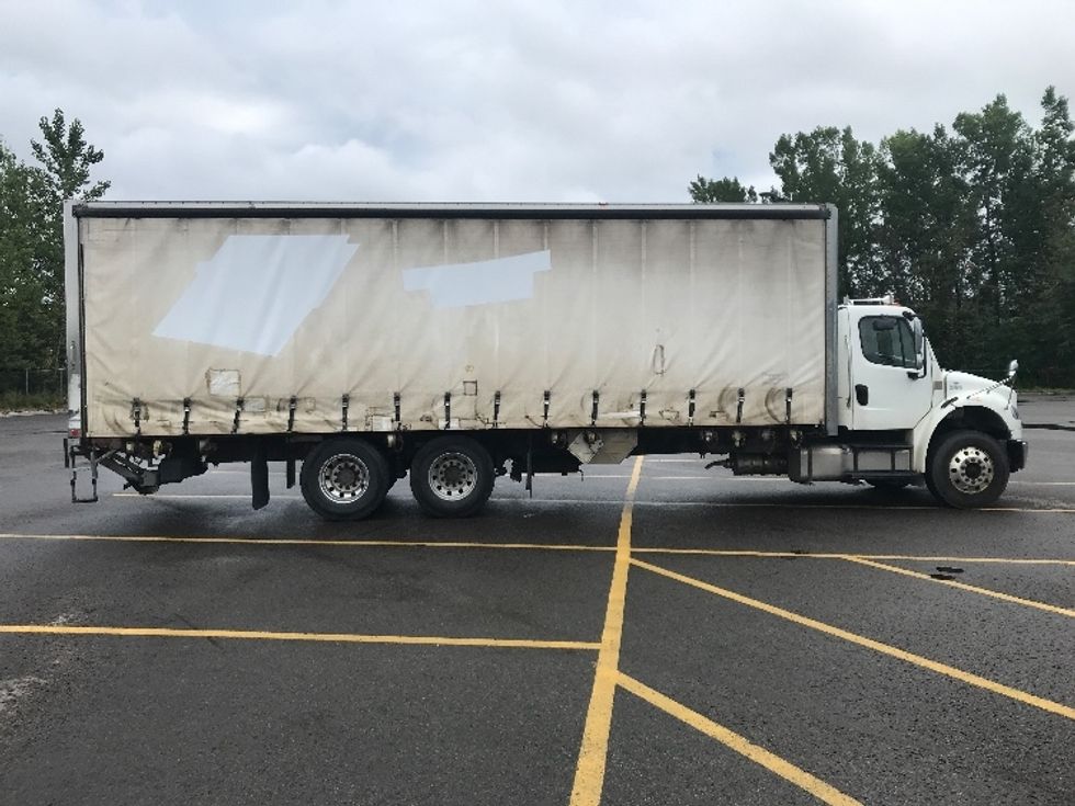 Medium Duty Box Truck-Light and Medium Duty Trucks-Freightliner-2020-M2-Ste-Foy-PQ-571,387\n\t\tkm-$ 39,500 - Image 16