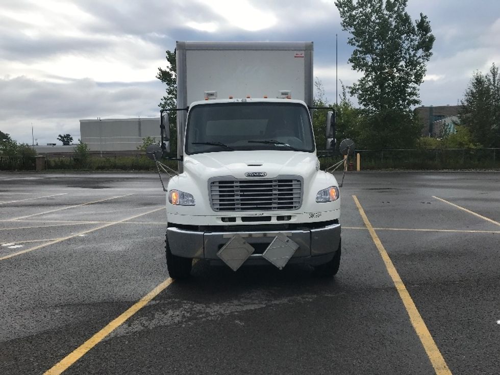Medium Duty Box Truck-Light and Medium Duty Trucks-Freightliner-2020-M2-Ste-Foy-PQ-571,387\n\t\tkm-$ 39,500 - Image 2