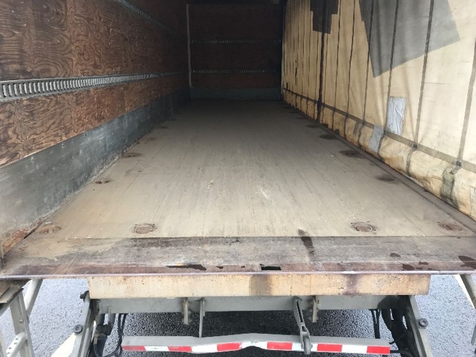 Medium Duty Box Truck-Light and Medium Duty Trucks-Freightliner-2020-M2-Ste-Foy-PQ-571,387\n\t\tkm-$ 39,500 - Image 7