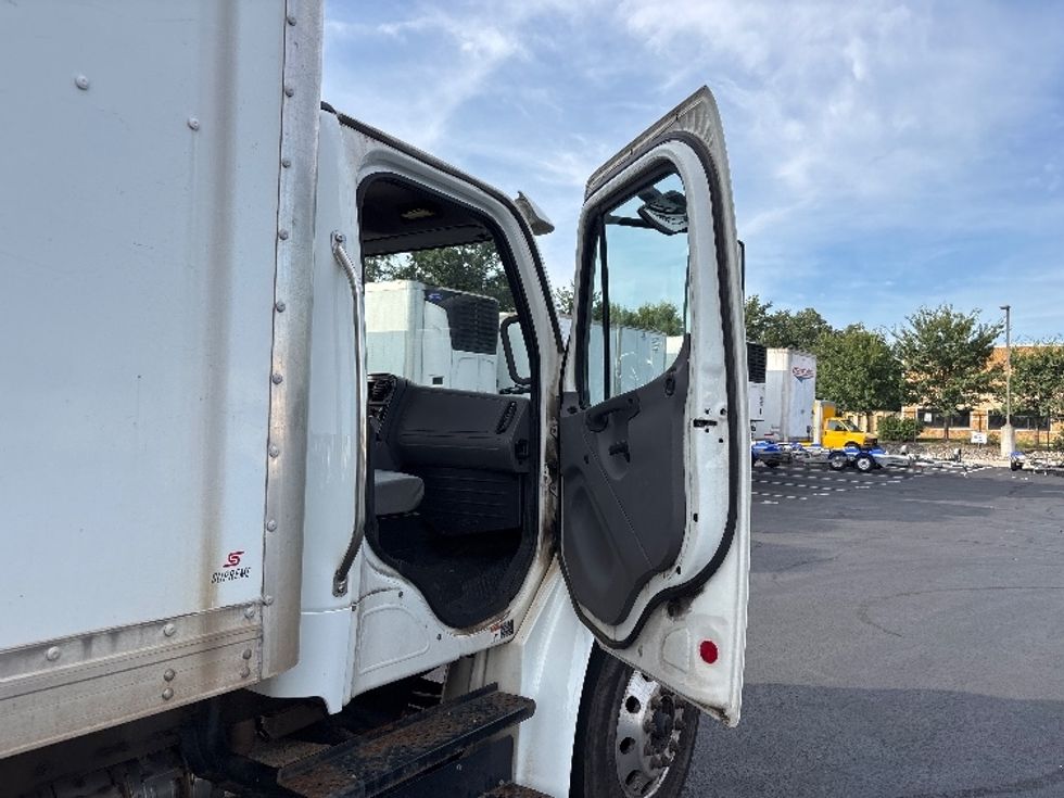 Medium Duty Box Truck-Light and Medium Duty Trucks-Freightliner-2020-M2-Sterling-VA-184,447\n\t\tmiles-$ 57,750 - Image 19