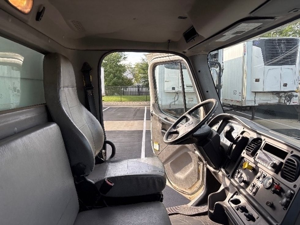 Medium Duty Box Truck-Light and Medium Duty Trucks-Freightliner-2020-M2-Sterling-VA-184,447\n\t\tmiles-$ 57,750 - Image 21