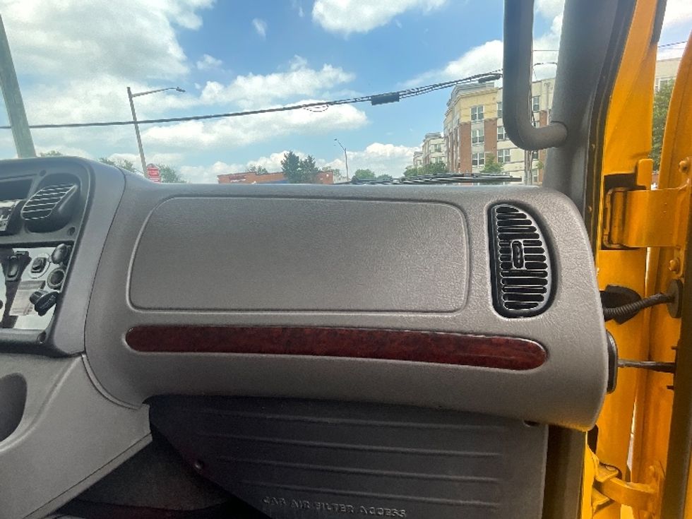 Medium Duty Box Truck-Light and Medium Duty Trucks-Freightliner-2020-M2-Sterling-VA-195,475\n\t\tmiles-$ 50,250 - Image 21