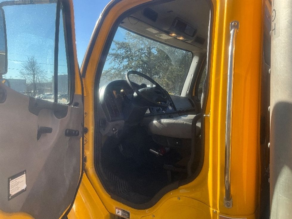 Medium Duty Box Truck-Light and Medium Duty Trucks-Freightliner-2020-M2-Sterling-VA-250,681\n\t\tmiles-$ 45,500 - Image 16