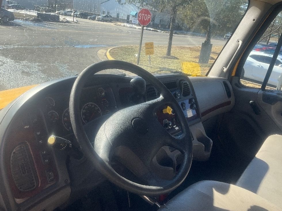 Medium Duty Box Truck-Light and Medium Duty Trucks-Freightliner-2020-M2-Sterling-VA-250,681\n\t\tmiles-$ 45,500 - Image 17