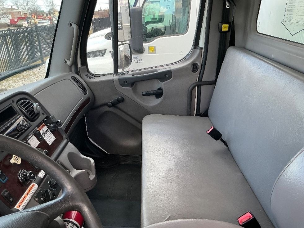 Medium Duty Box Truck-Light and Medium Duty Trucks-Freightliner-2020-M2-Stoney Creek-ON-270,942\n\t\tkm-$ 70,750 - Image 19